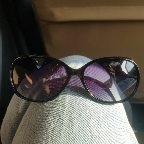 SunGlasses - Picture 4 of 5